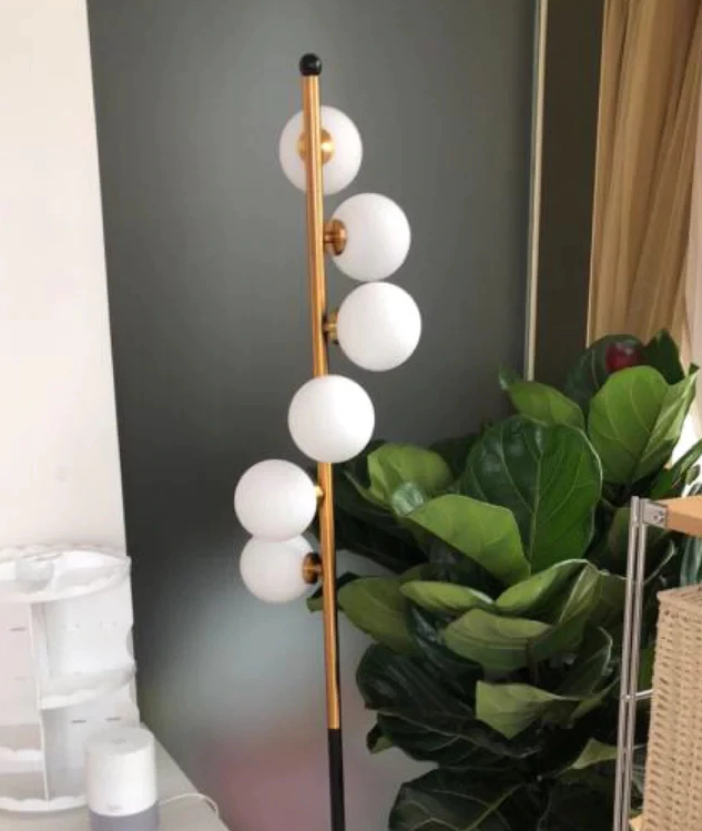Italian design minimalist floor lamp with spiral globes